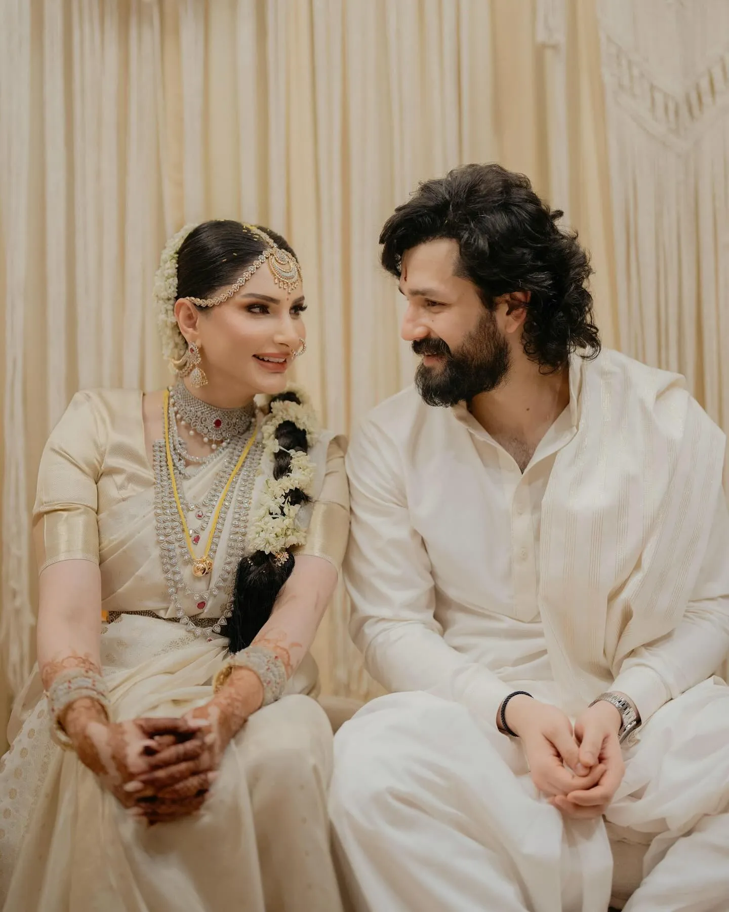Akhil Akkineni Zainab Ravdjee Marriage